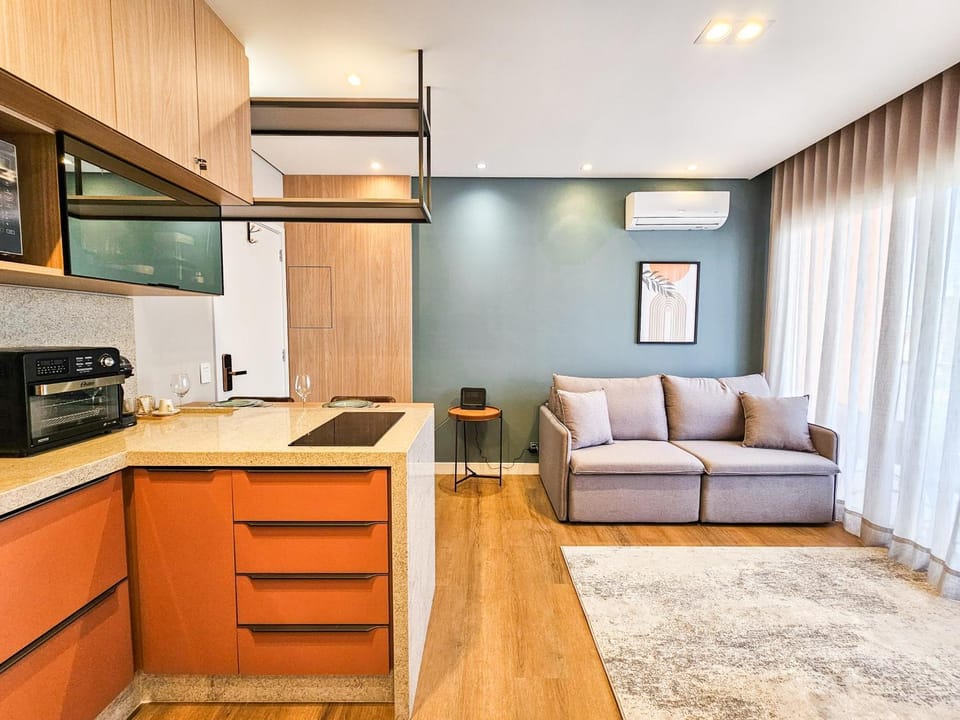 Kitchen or kitchenette, Living room, air conditioner