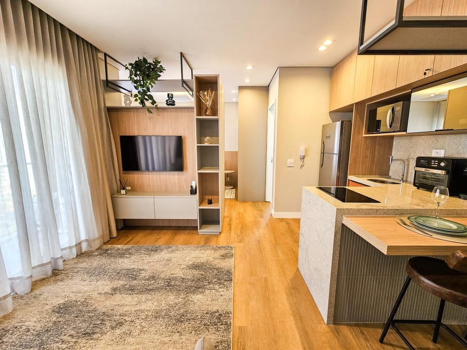 TV and multimedia, Kitchen or kitchenette, Dining area, stove