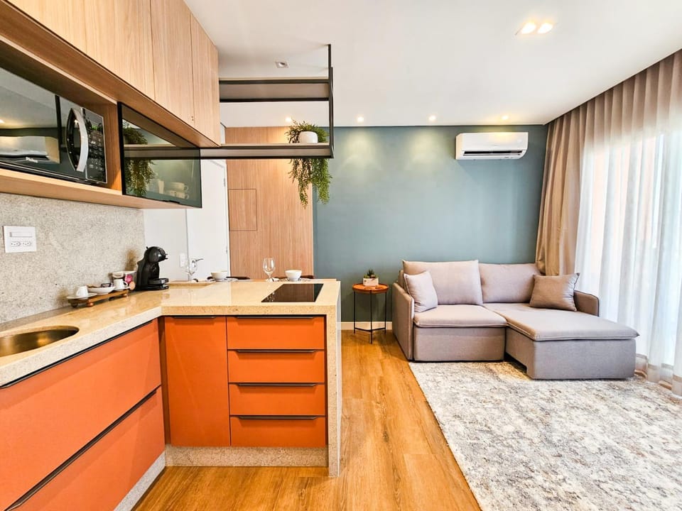 TV and multimedia, Kitchen or kitchenette, Living room, air conditioner