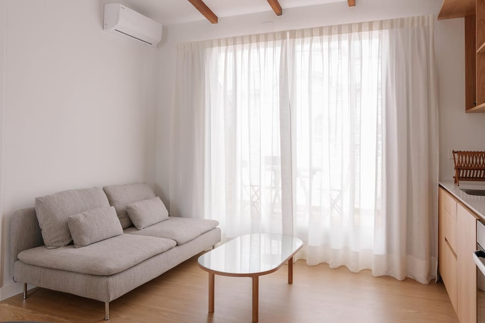 Kitchen or kitchenette, Living room, Dining area, air conditioner