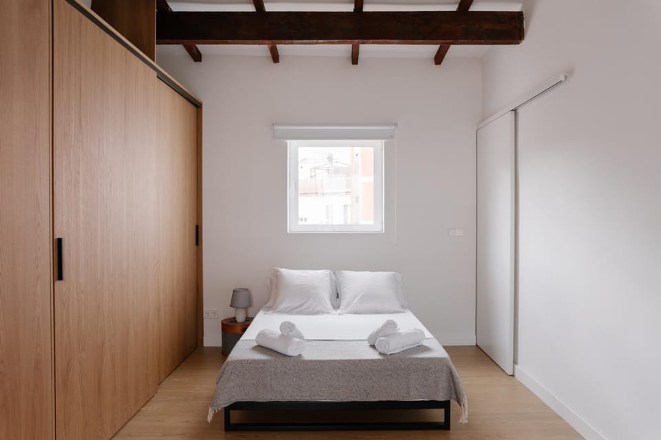 Bed, Photo of the whole room, Bedroom, towels, wardrobe