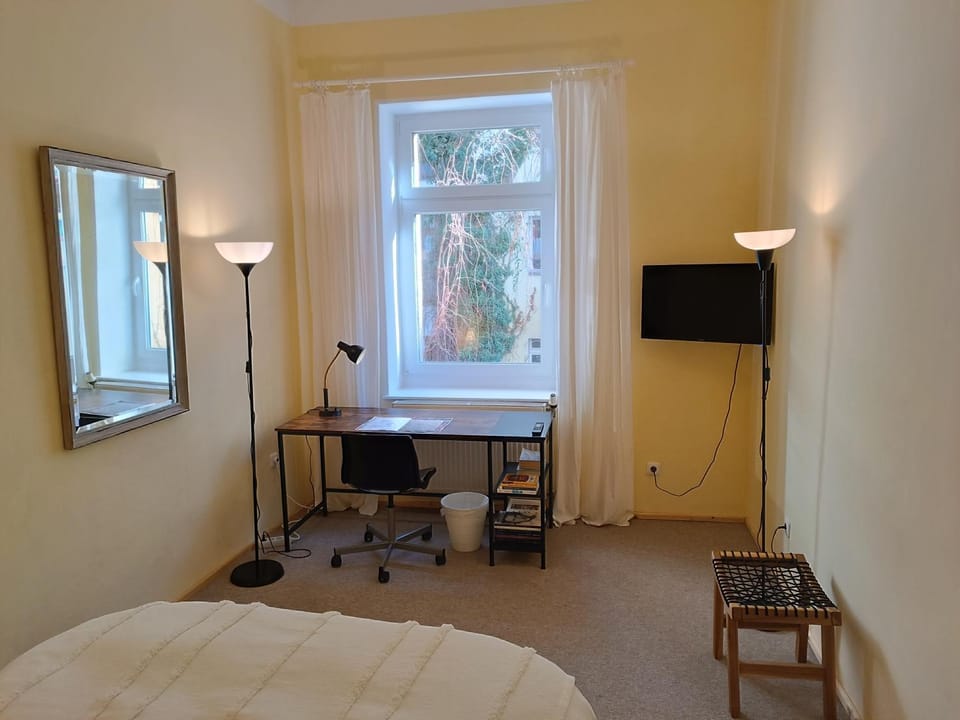 Photo of the whole room, Bedroom