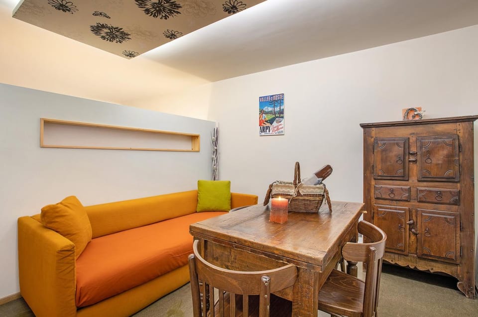 Property building, Living room