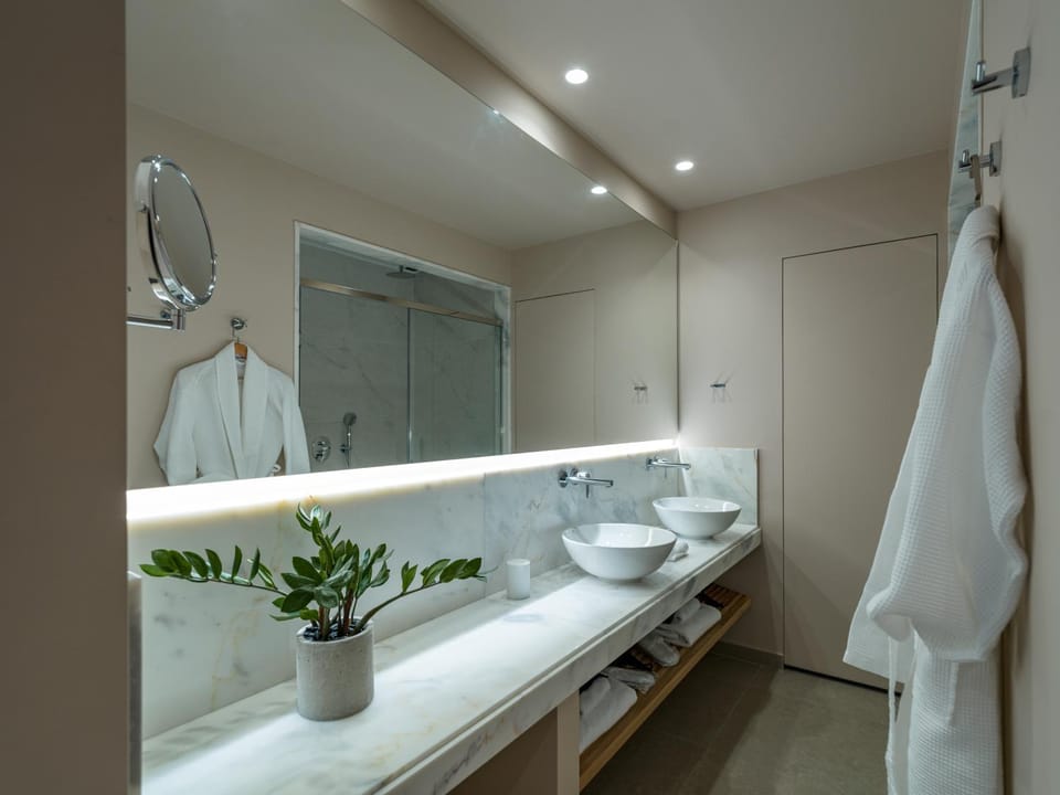 Bathroom, towels