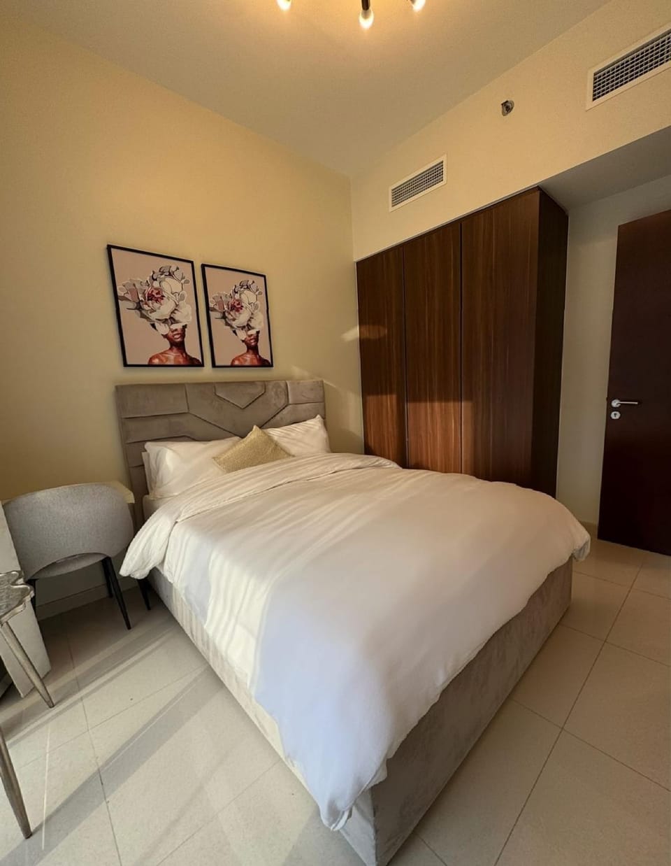 Bed, Photo of the whole room, Bedroom, wardrobe
