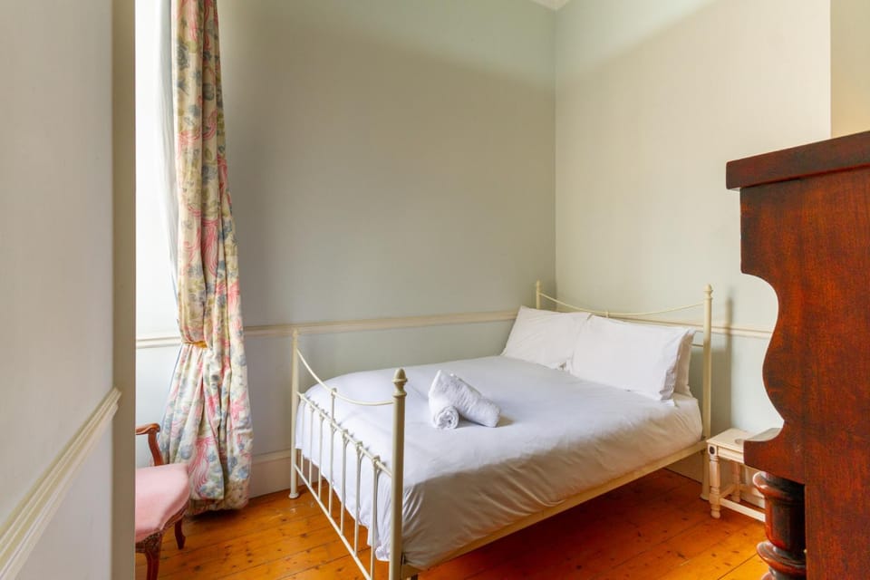 Regal 2BD Georgian Flat in the Heart of Edinburgh Apartment in Edinburgh