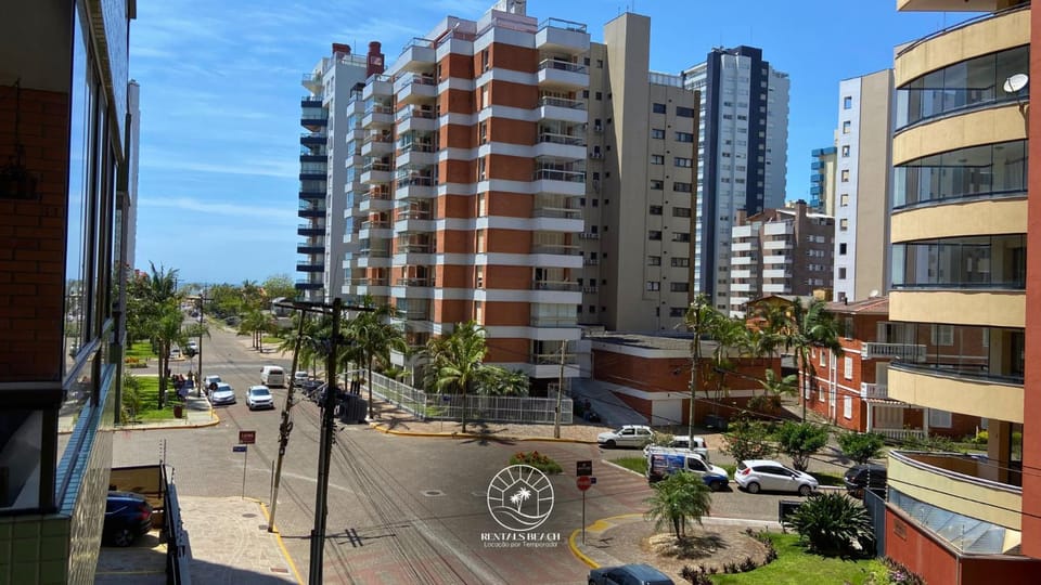 Apto a menos de 300m da Praia Grande Quatro Praças Apartment in State of Santa Catarina