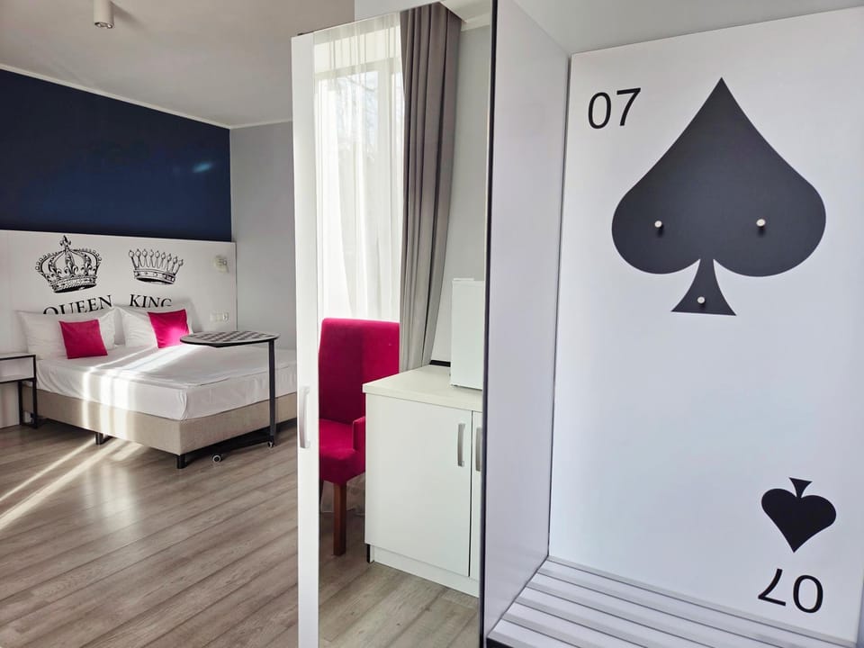 Living room, Photo of the whole room