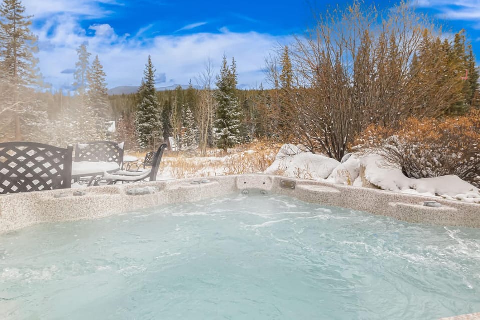 Cedarcrest Lodge - Luxury Lakota Estate House in Winter Park