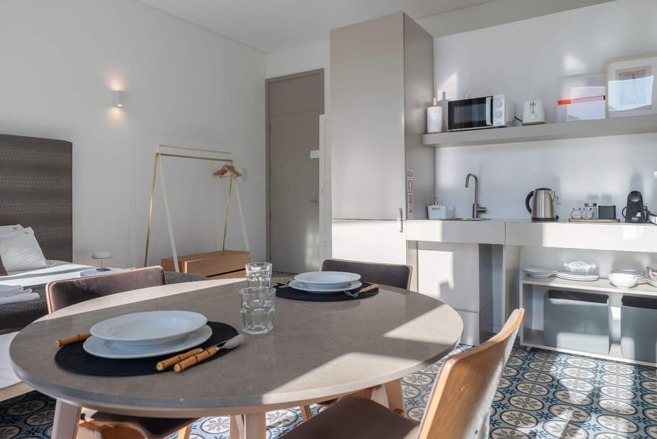Liiiving in Porto - Design Palace Studio Apartment in Porto