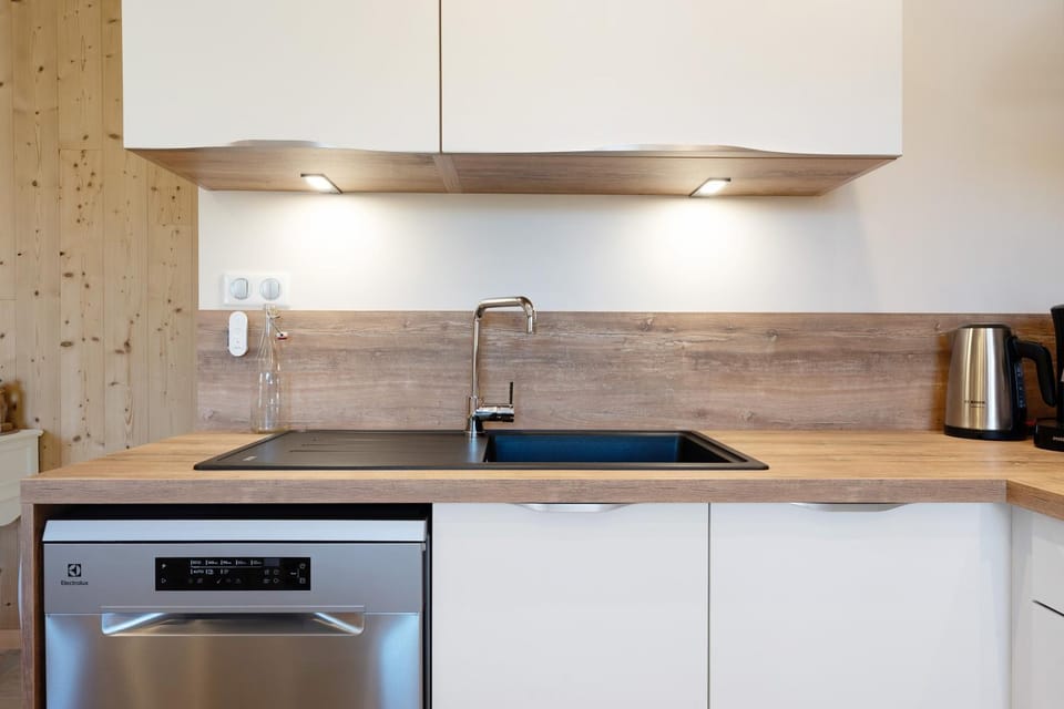 Kitchen or kitchenette, Living room