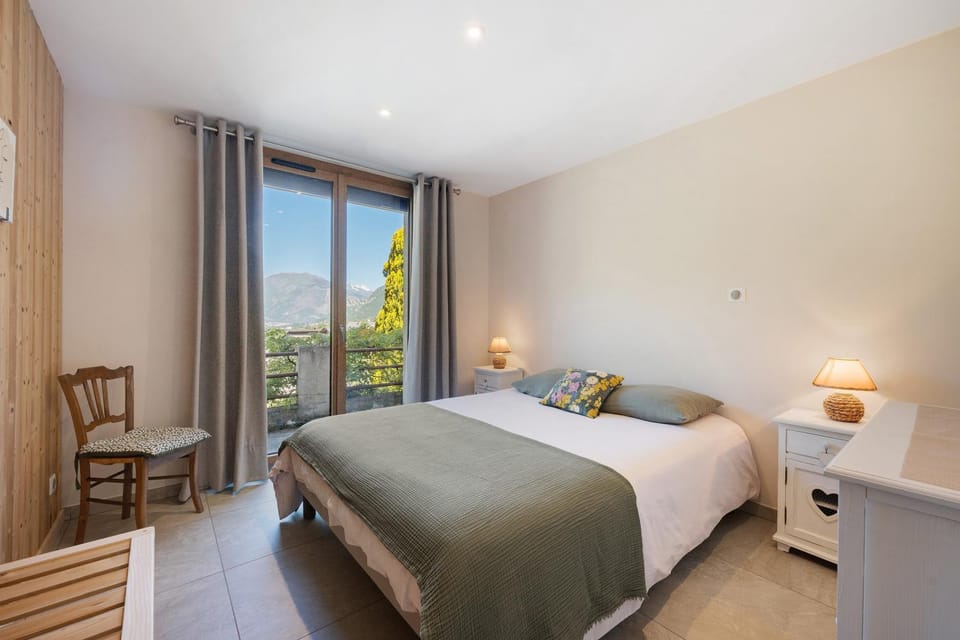 Living room, Bedroom