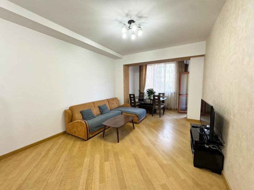 Communal lounge/ TV room, TV and multimedia, Living room, Evening entertainment