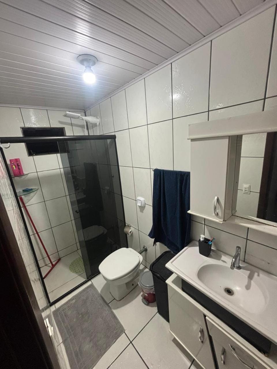 Shower, Toilet, Bathroom, towels