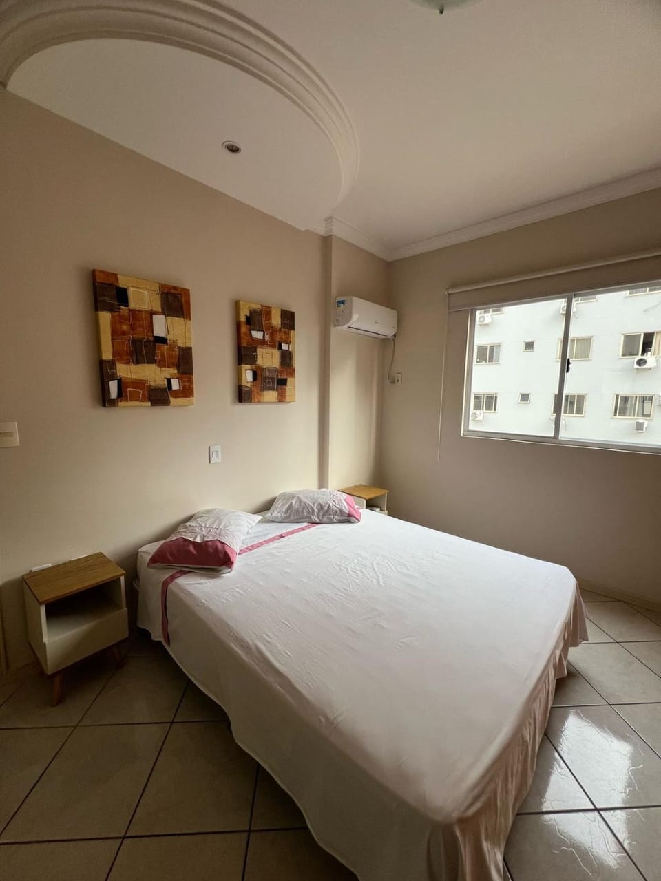 Apto a 80 metros do mar para 8 pessoas Apartment in Itapema