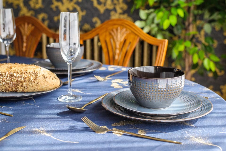 Food and drinks, Dining area, Food, Drinks