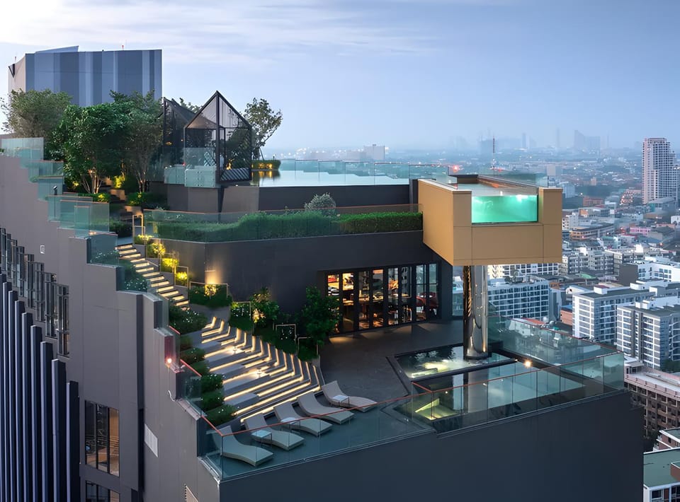 Edge - High Floor Sea View Condo with Rooftop Pool Apartment in Pattaya City