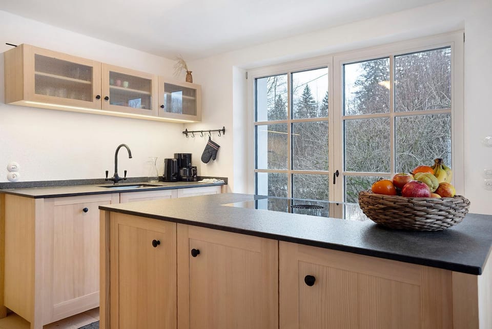 Kitchen or kitchenette, Living room