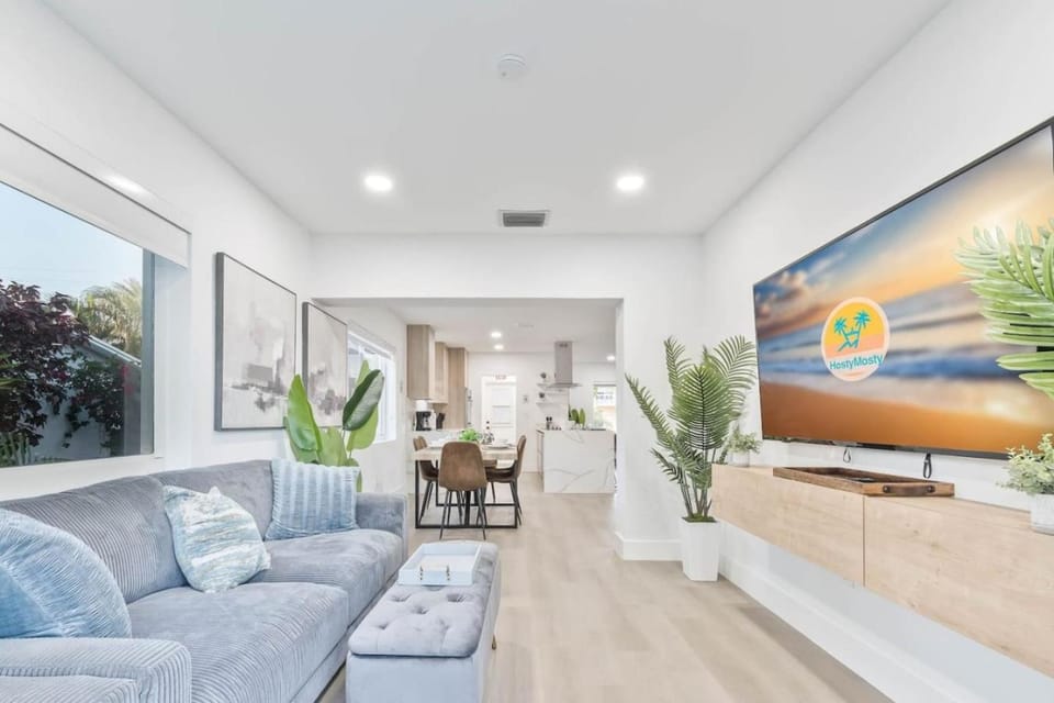 TV and multimedia, Living room, Seating area