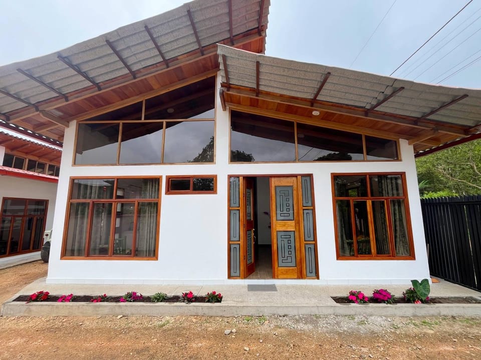 Property building, Facade/entrance, Day