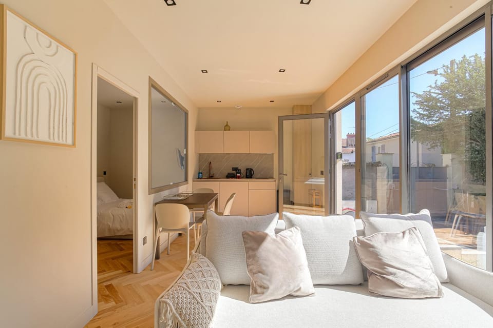 Résidence moderne avec appartements lumineux et rénovés aux portes de Lyon Apartment in Lyon