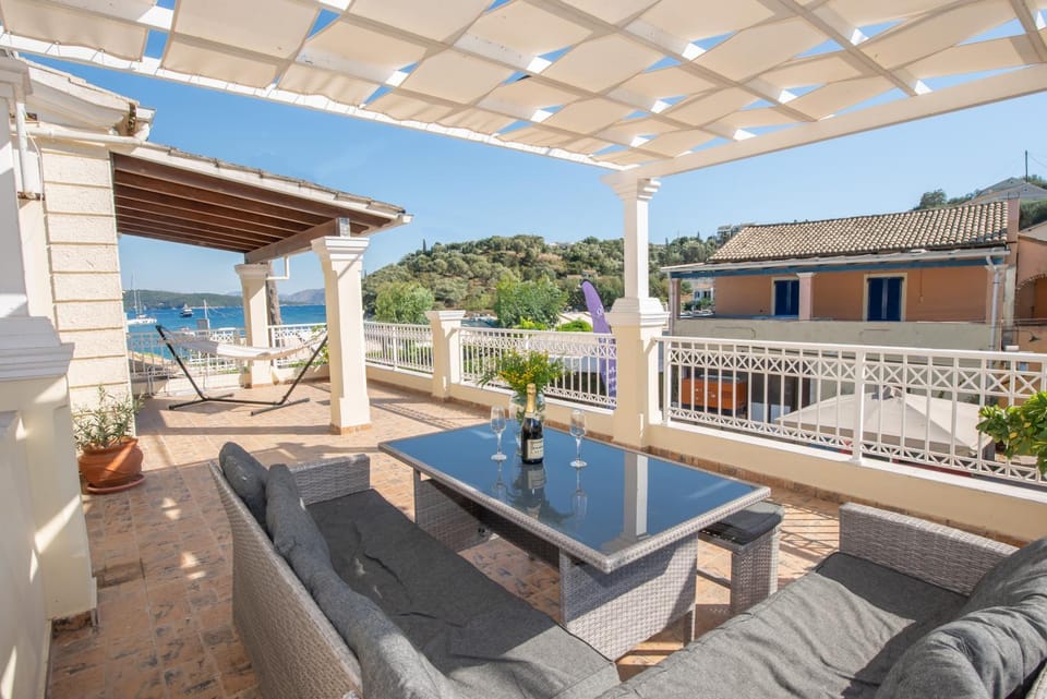 View (from property/room), Balcony/Terrace, Sea view