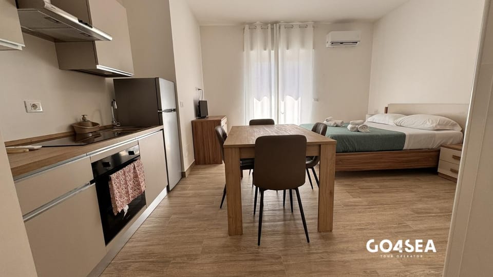 Bed, View (from property/room), Photo of the whole room, Seating area, Dining area, Bedroom, stove, air conditioner