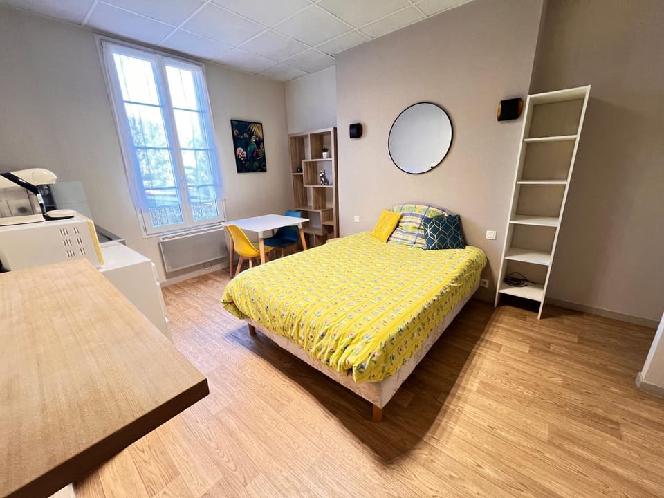 Bed, Bedroom