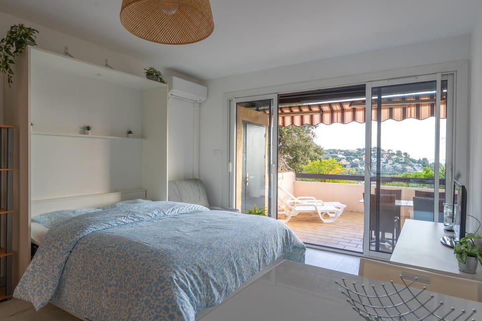 Bed, View (from property/room)