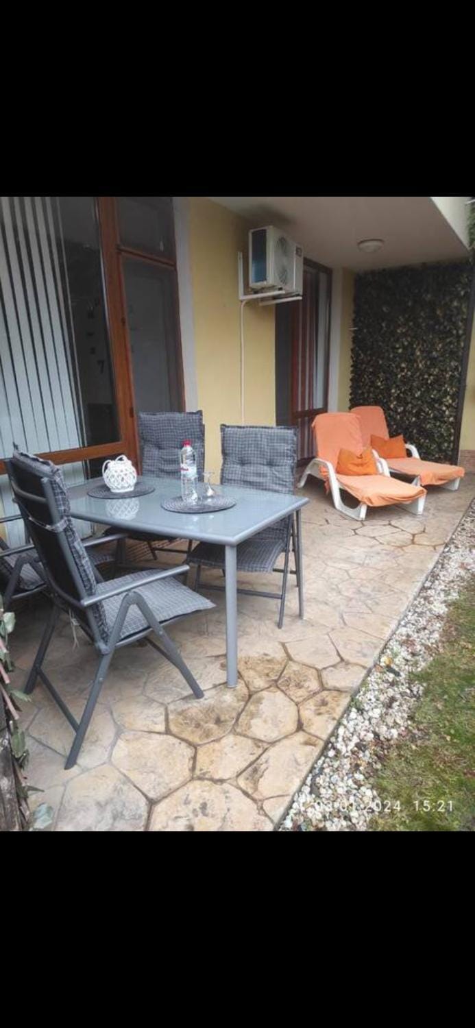 Patio, sunbed
