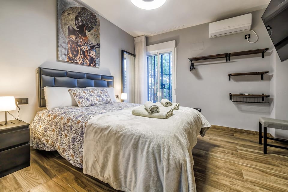 Bed, TV and multimedia, Bedroom, heating, towels, air conditioner
