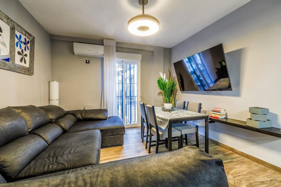 TV and multimedia, Living room, Seating area, Dining area, heating, air conditioner