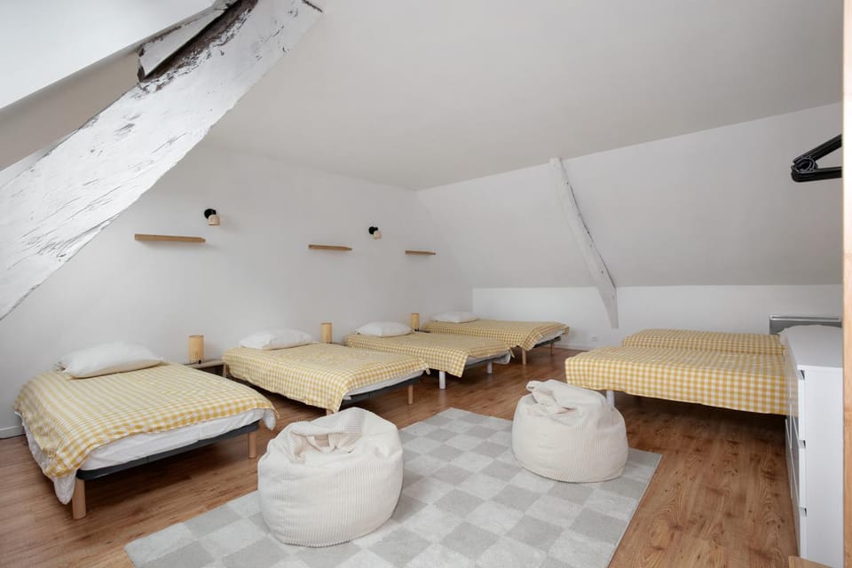 Property building, Living room, Bedroom