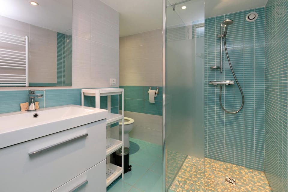 Bathroom, Living room