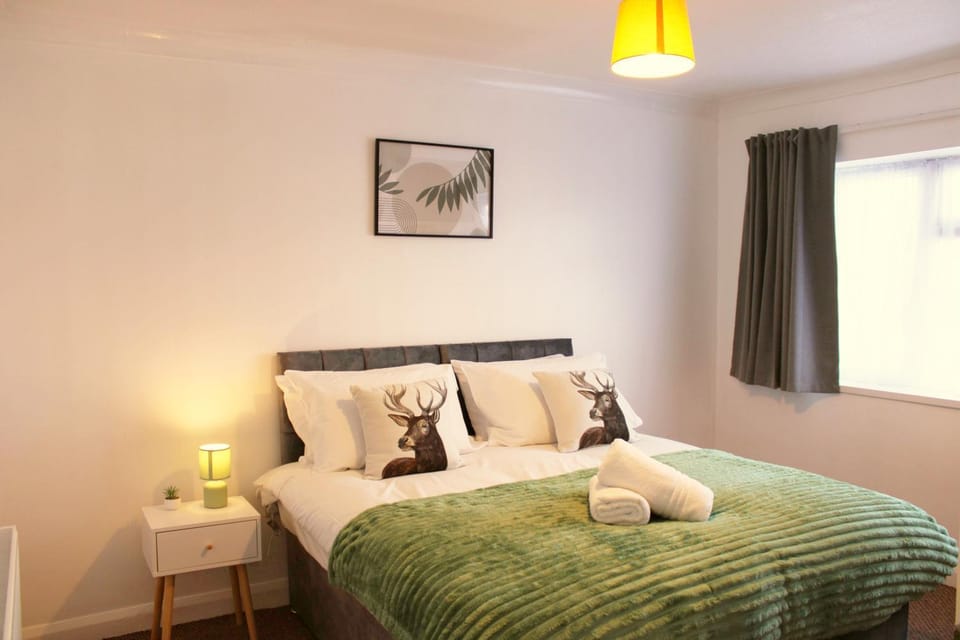 Bed, Bedroom