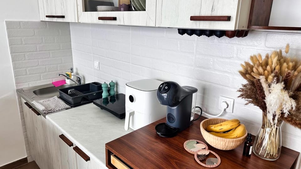 Kitchen or kitchenette, kitchen