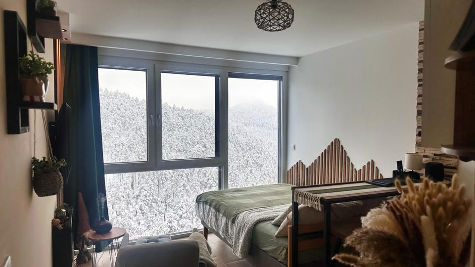 Bed, Mountain view