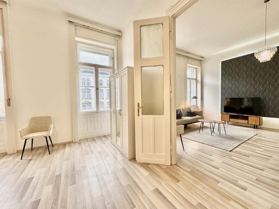The Grand Loft- Bajcsy Residence Apartment in Budapest