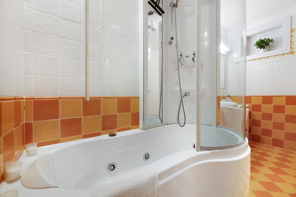 Bathroom, Living room