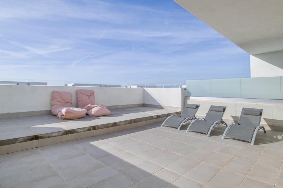 Property building, Balcony/Terrace, Living room
