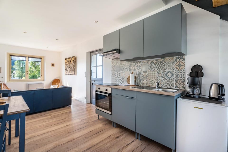 Kitchen or kitchenette, Living room
