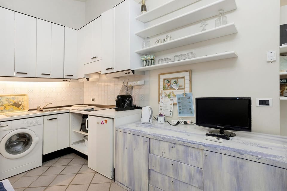 Kitchen or kitchenette, Living room