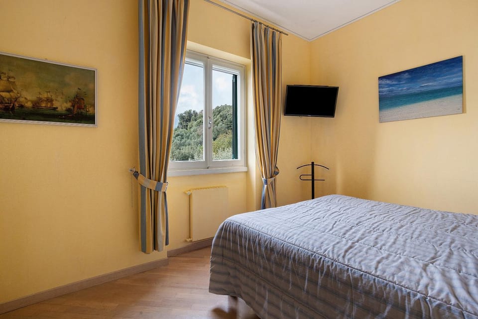 Property building, Living room, Bedroom