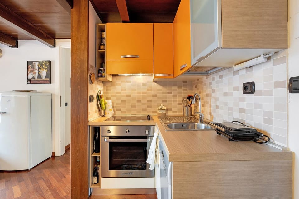 Kitchen or kitchenette, Living room