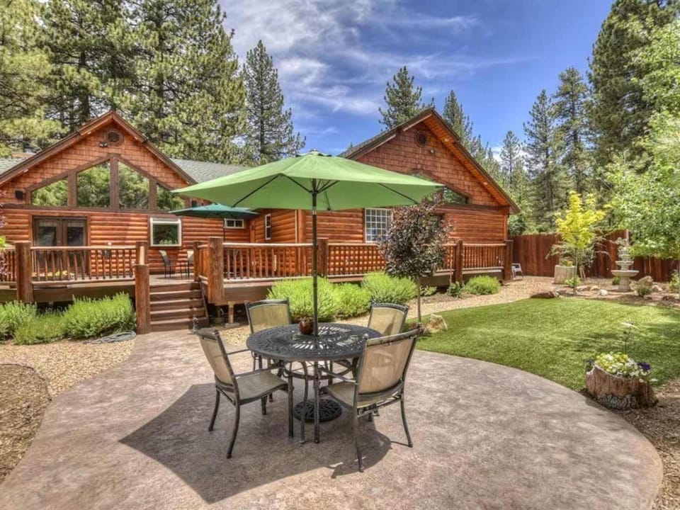 Winter Park Cabin Hot Tub And Game Room Cabin in Big Bear