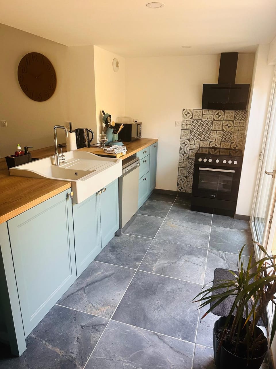 Kitchen or kitchenette