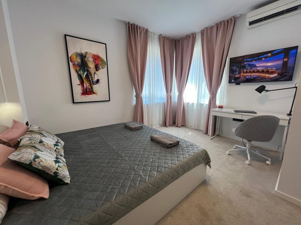 TV and multimedia, Bedroom, air conditioner