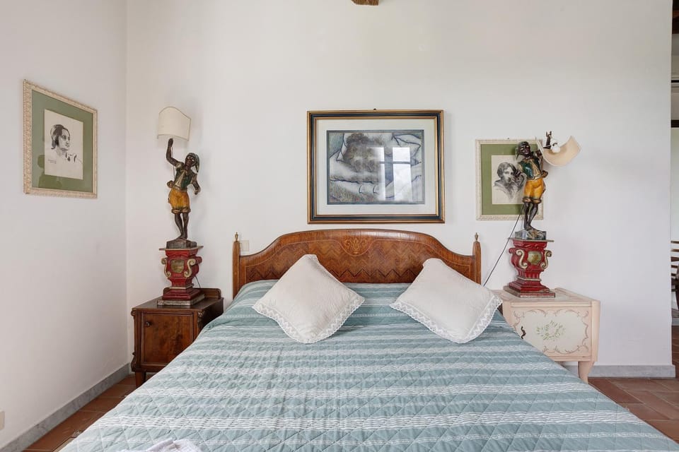 Living room, Bedroom