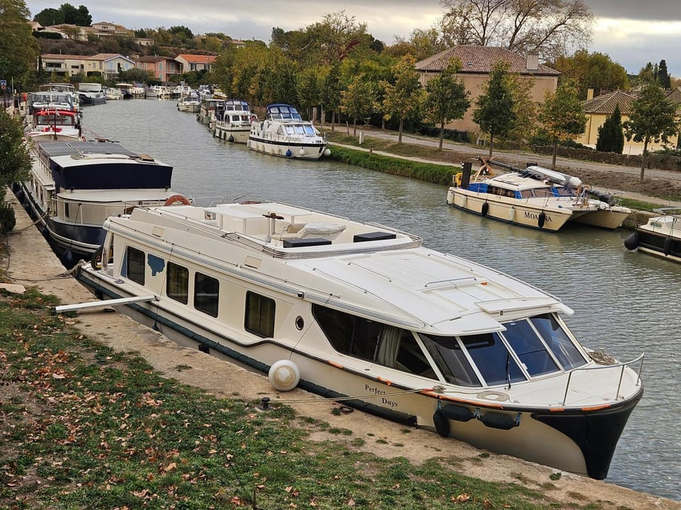 BATEAU NAVYLIS Croisière Docked boat in Occitanie