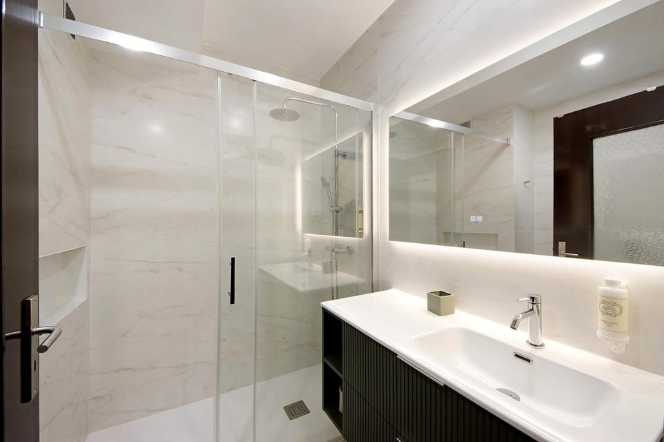 Bathroom, Living room